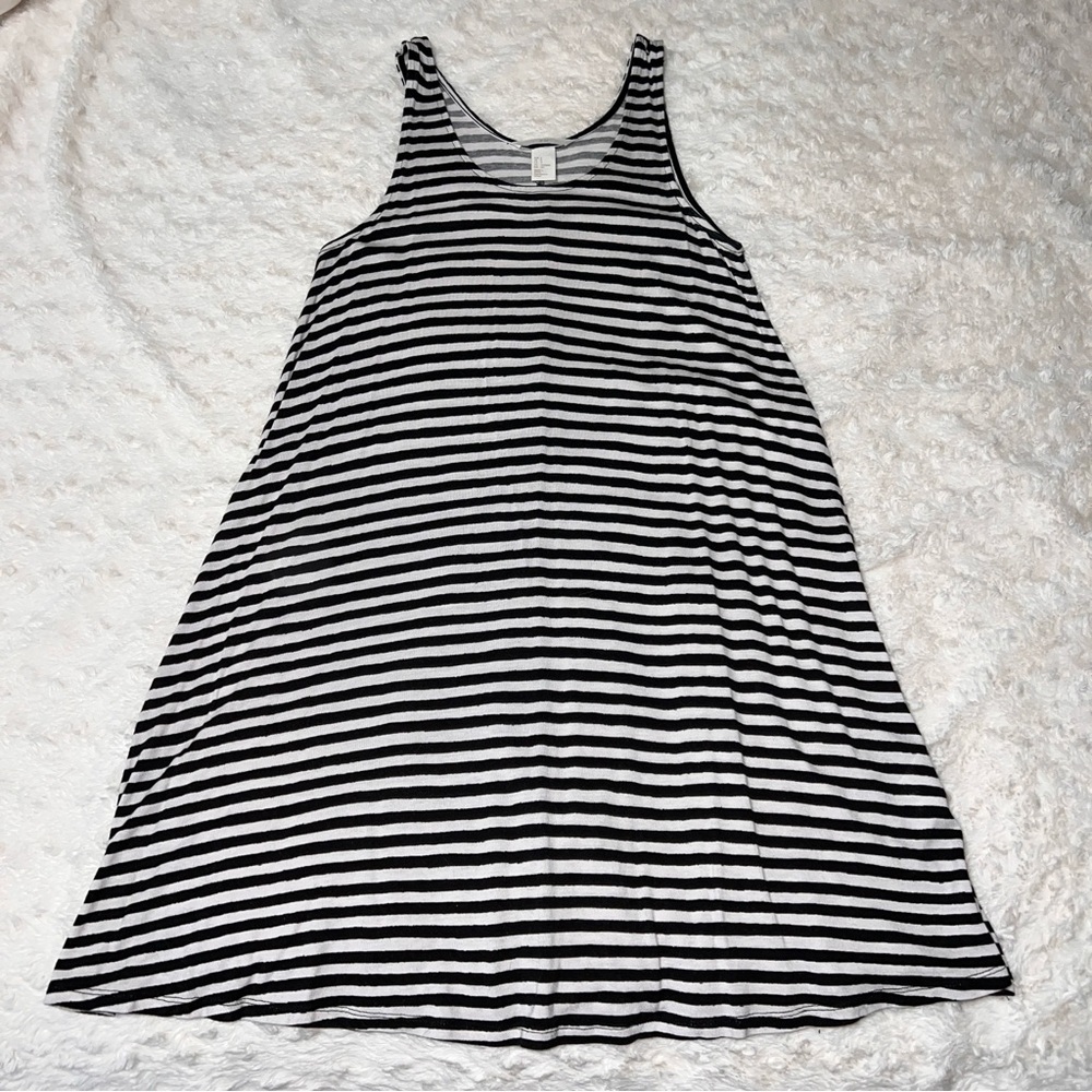 NWOT H&M striped dress (size small) black and white